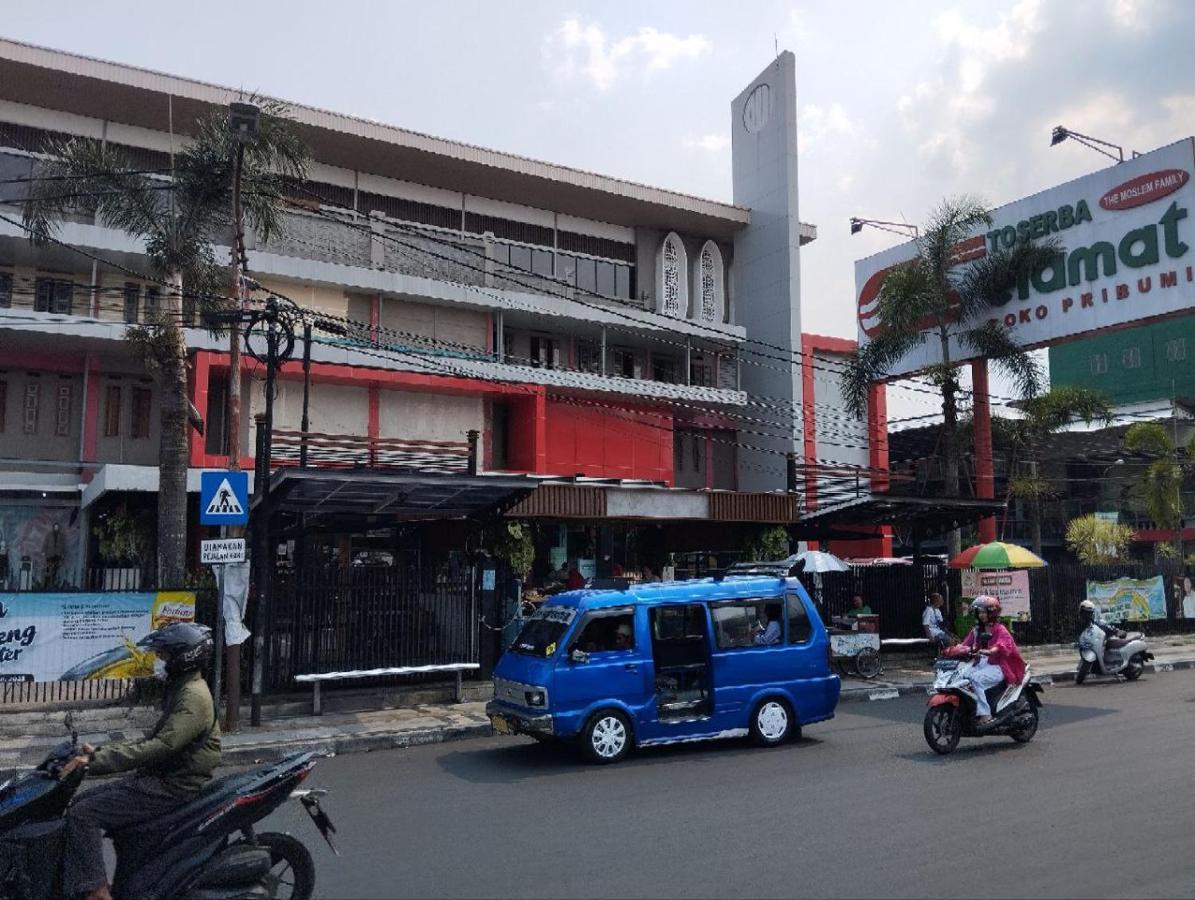 Hotel Syariah Selamat Sukabumi Extérieur photo